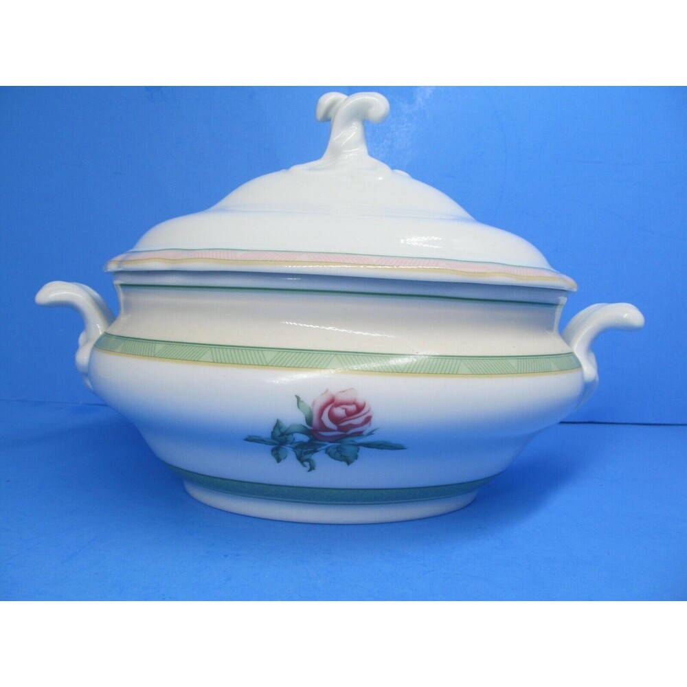 Wedgwood English Cottage Collection Oval Covered Vegetable Bowl New With Tag